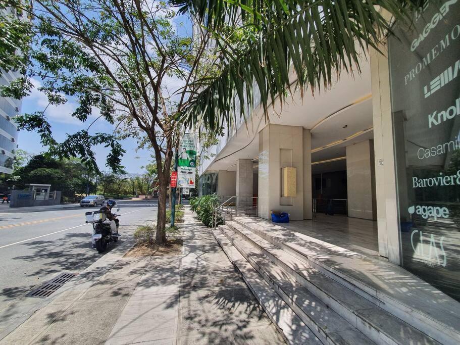 Bgc Taguig Cozy 2 Bedroom Loft, With Stunning Bgc Skyline View! Manila Exteriör bild