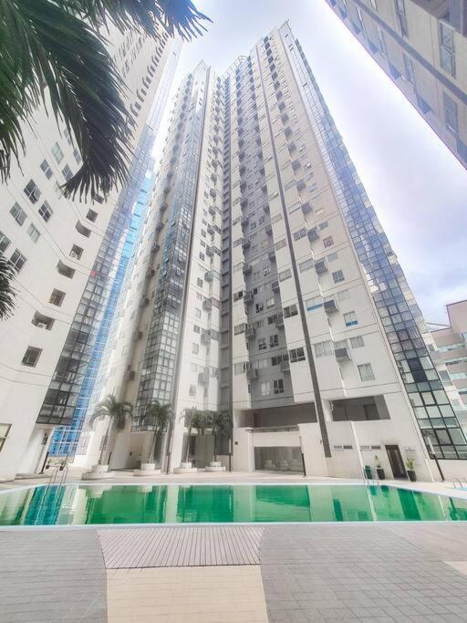 Bgc Taguig Cozy 2 Bedroom Loft, With Stunning Bgc Skyline View! Manila Exteriör bild