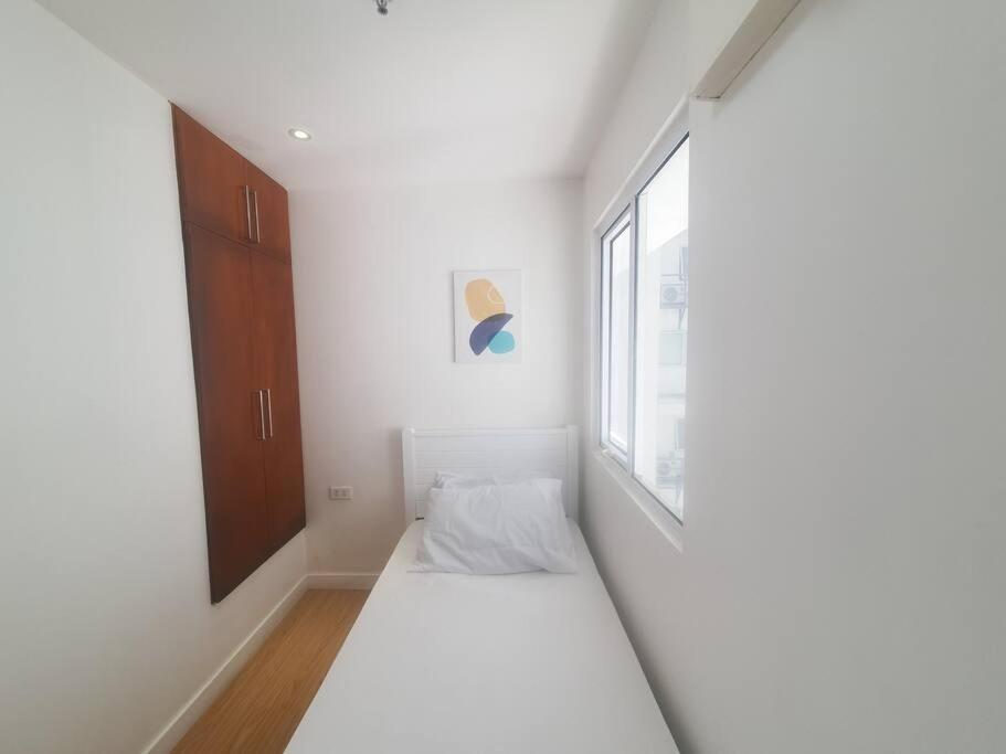 Bgc Taguig Cozy 2 Bedroom Loft, With Stunning Bgc Skyline View! Manila Exteriör bild