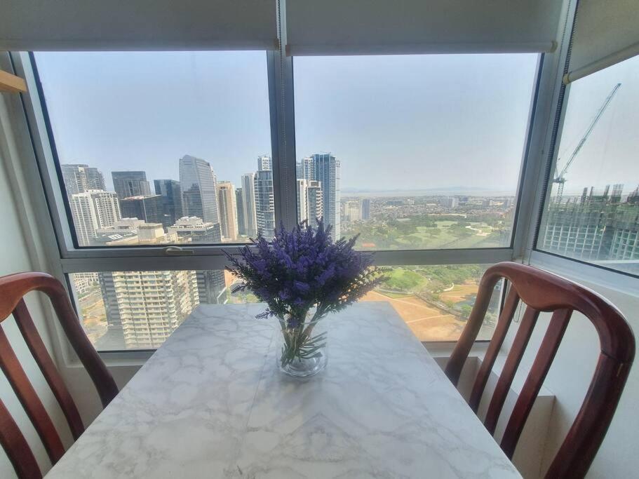 Bgc Taguig Cozy 2 Bedroom Loft, With Stunning Bgc Skyline View! Manila Exteriör bild